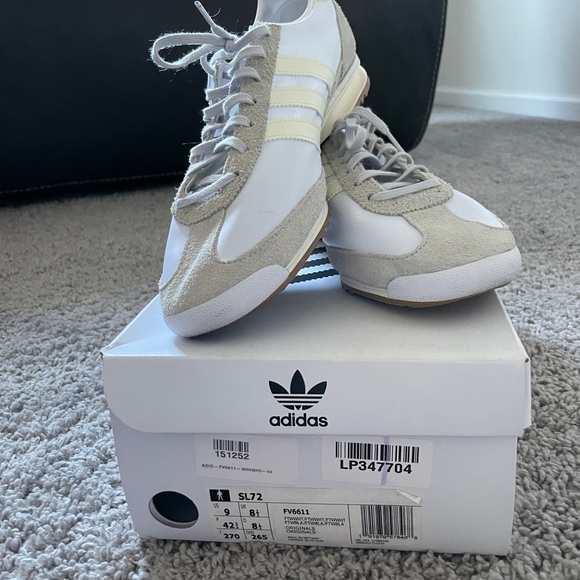 NEW Authentic Adidas Women’s Athletic Shoes Size 9 - Picture 11 of 16